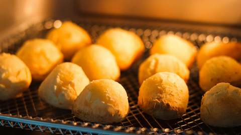 No Dia do Pão de Queijo, prepare uma receita clássica desse tesouro mineiro