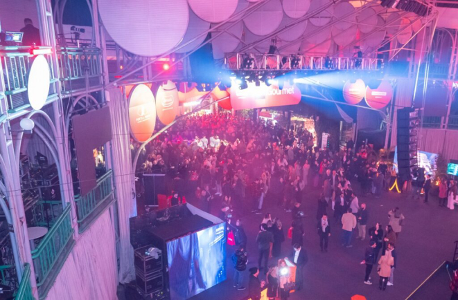 Palco tradicional da Ópera de Arame reuniu o públicos e parte dos estabelecimentos gastronômicos que participaram da noite de festa do prêmio. Foto: Inove