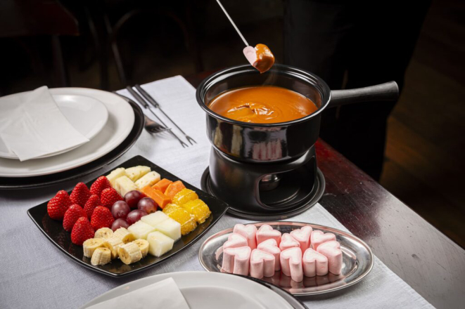 Fondue de Doce de Leite Argentino, do Petit Château. Foto: Priscilla Fiedler.