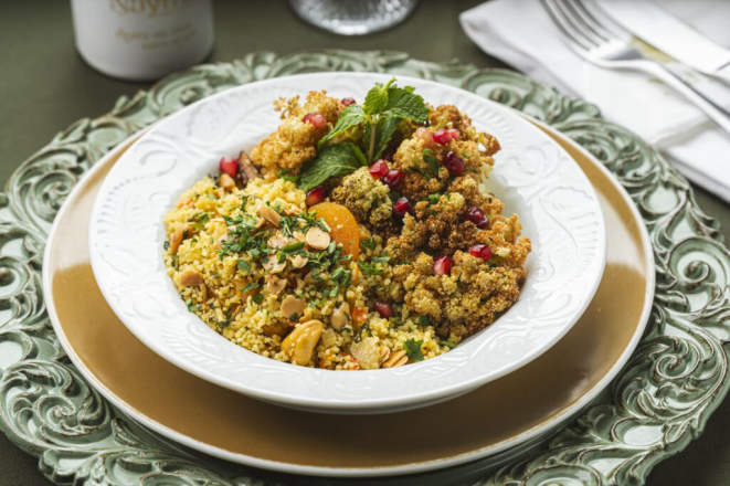 Couscous Marroquino, do Nayme Culinária Árabe. Foto: Priscilla Fiedler.