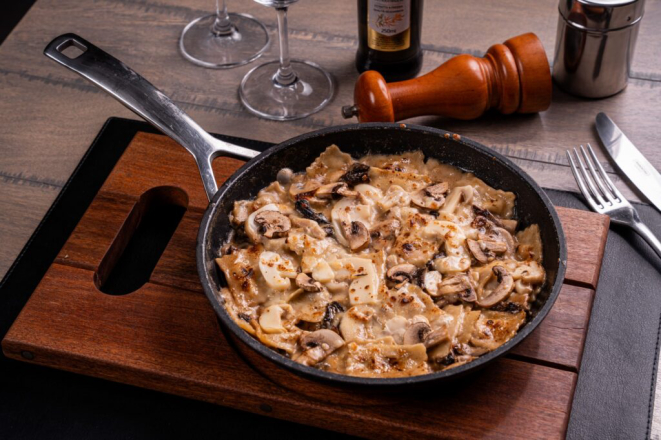 Ravioli di Carni Panna & Funghi, do Barolo Trattoria. Foto: Luciano Dias.