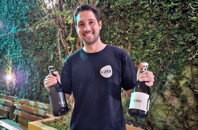 Luca Fumagalli, da Cata Terroirs, vai harmonizar o jantar a quatro mãos com seus vinhos. | Foto: Divulgação