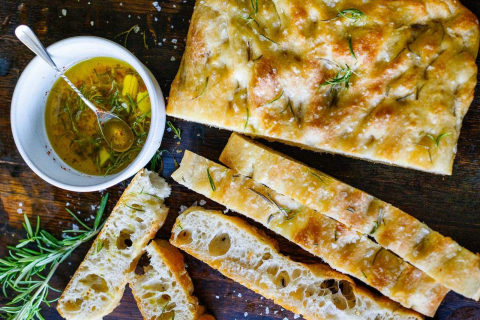 Com assinatura de chef: saiba como preparar focaccia caseira com alecrim