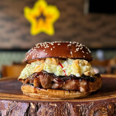 O Hamburgueiro apresenta o Adoboh! e o Smash de Liège no CWBurguer 2026
