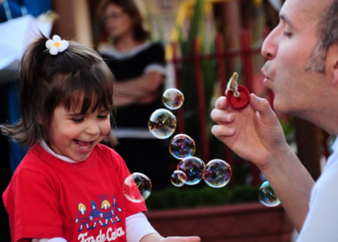 A relação entre a família e a escola conta muitos pontos no processo de desenvolvimento das crianças.
