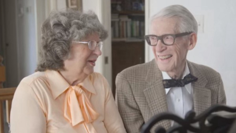 Casal comemora 60 anos de casamento ao som da música tema de “Up-Altas Aventuras”