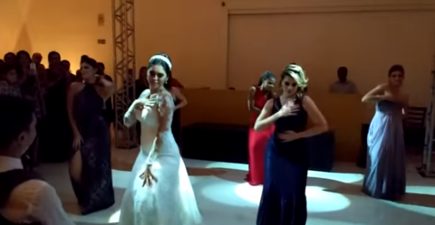 Noiva faz performance de Anitta na festa de casamento e vira hit na web