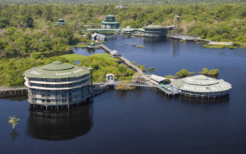 Leilão de hotel que recebeu Leonardo Di Caprio na Amazônia é encerrado sem venda