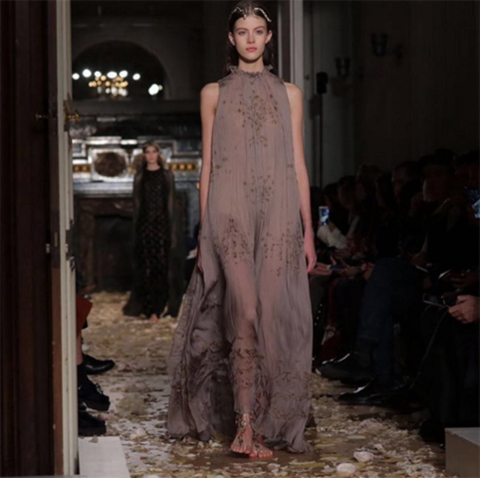 Vestido Valentino levou 83 dias para ficar pronto