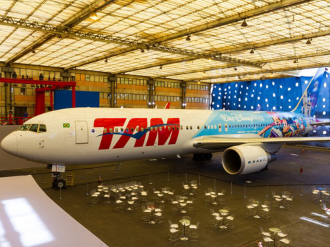 TAM é a primeira aérea da América Latina a ter avião temático da Disney