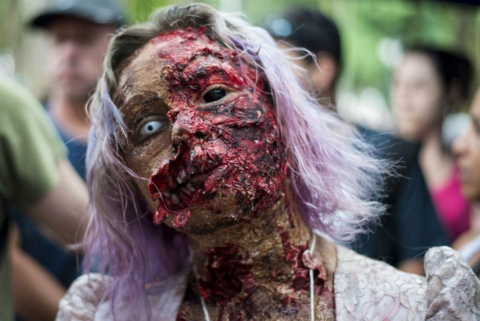 VÍDEO: Aprenda a fazer maquiagem para a Zombie Walk