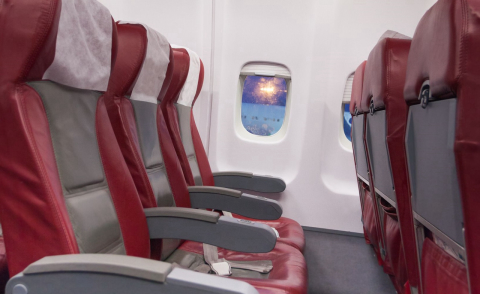 Nos Estados Unidos, companhias aéreas estudam criar a classe “Econômica Menos”