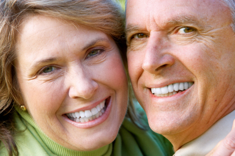 Conheça os problemas dentais mais comuns em idosos