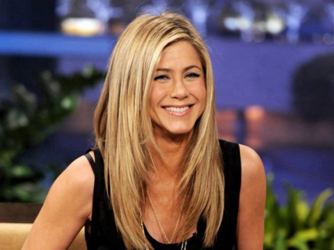 Revista afirma que Jennifer Aniston estaria grávida; atriz nega