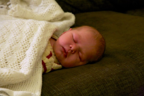 Seu bebê dorme em segurança? Pesquisa mostra que não