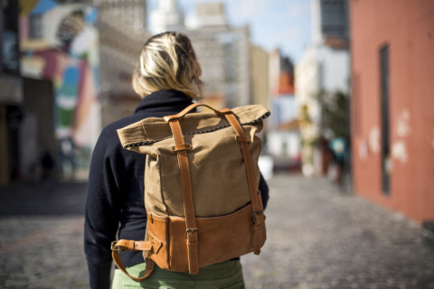 Marca curitibana de bolsas se reposiciona e traz produtos para todas as horas