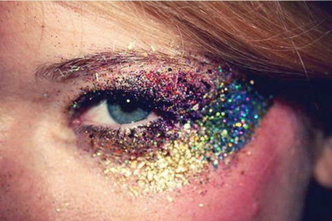 Como tirar o glitter depois do carnaval?