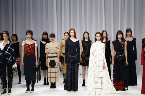 Estilista Gloria Coelho fala como será a moda do futuro