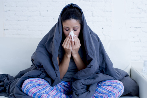 Os vilões da alergia estão dentro de casa e emergem com o frio