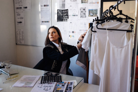 Com roupas de alta tecnologia, estilista paranaense conquista Nova York