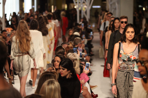 Confira os principais looks e tendências apresentados no Pátio Batel Fashion Walk