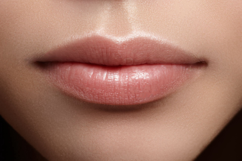 Além das sobrancelhas, micropigmentação pode ser feita nos olhos e na boca