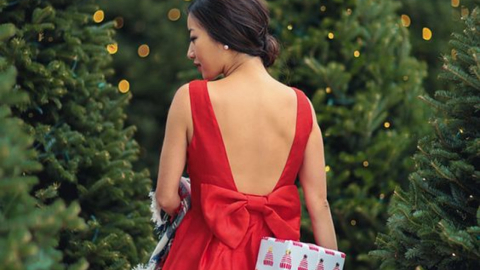 Esqueça o branco, vermelho monocromático é a principal aposta para arrasar no look das festas de fim de ano