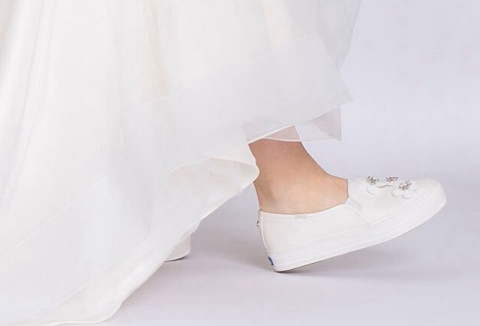 Conforto no altar: Keds e Kate Spade lançam coleção de tênis para noivas