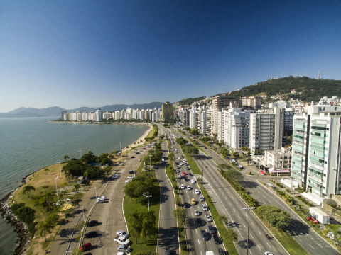 Passagem de ônibus de Curitiba a Florianópolis sai por R$ 21,61 para o feriadão