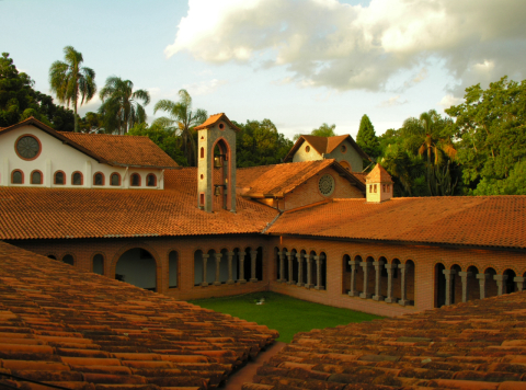 Mosteiros do Paraná oferecem hospedagem em troca de contribuição voluntária