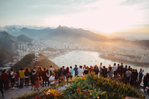 As cinco cidades brasileiras que estão atraindo mais turistas unindo lazer e negócios