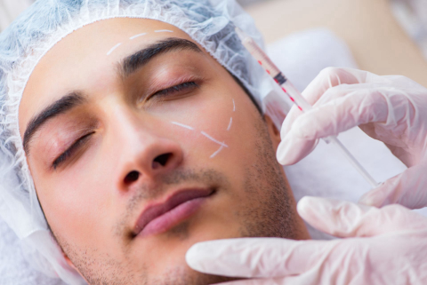 Cirurgias plásticas em homens aumentam no Brasil; veja as mais procuradas