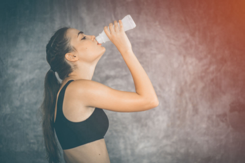 Leite, água ou isotônicos: o que tomar para potencializar efeitos dos exercícios