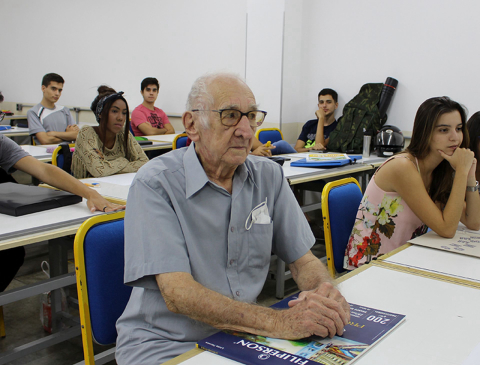 Aluno de 91 anos se destaca em curso de Arquitetura e Urbanismo: “é um sonho realizado”