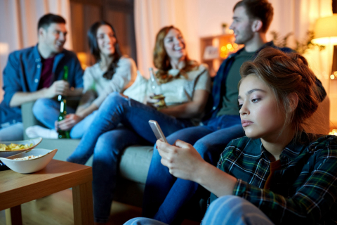 Comparação em redes sociais está ligada à depressão em adolescentes