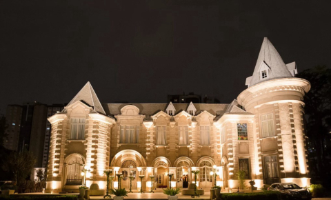 Saiba como fazer o bem e ainda concorrer a uma noite dos sonhos no Castelo do Batel