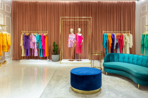 Influencer de sucesso abre loja de luxo no Pátio Batel