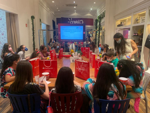 Iniciativa leva educação financeira a crianças empreendedoras