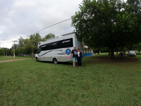 Volta ao mundo na maturidade: conheça o casal curitibano que viaja a bordo de um motorhome