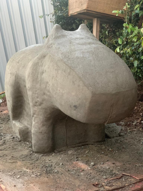 Capivara gigante de concreto chega ao zoológico de Curitiba; público vai escolher nome