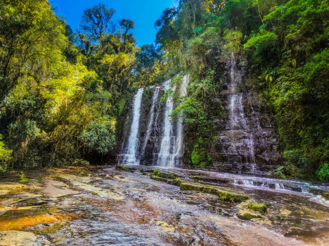 Verão sem mar? Sim! Conheça cachoeiras pertinho de Curitiba