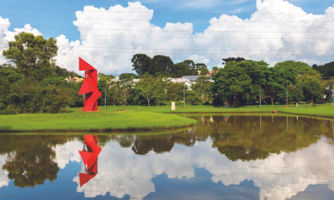 Parque Tingui abriga escultura “Raízes afro-brasileiras”; conheça os símbolos