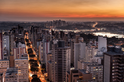 Fotógrafo lança livro e exposição com imagens de Curitiba vista do alto