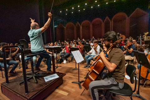 Com concerto de Villa Lobos, Orquestra Sinfônica do Paraná abre programação 2024