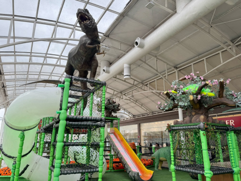 Era dos dinossauros inspira nova atração do Shopping Estação