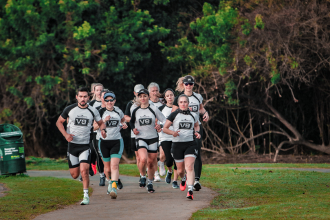 Correndo juntos: grupos de corrida ampliam benefícios da prática