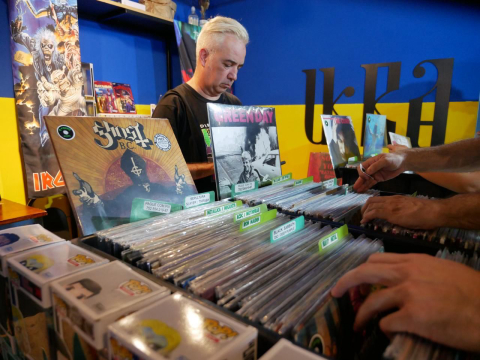 Com 20 expositores, feira de vinil e antiguidades terá mais de 10 mil discos à venda