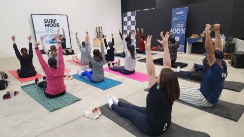 Clube de surf promove aula gratuita de yoga neste sábado (06) em Curitiba