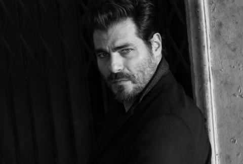 Thiago Lacerda interpreta monólogos de Shakespeare e participa de bate-papo gratuito