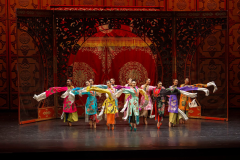 "Origens China Experience" leva dança, circo e artes marciais ao palco da Ópera de Arame